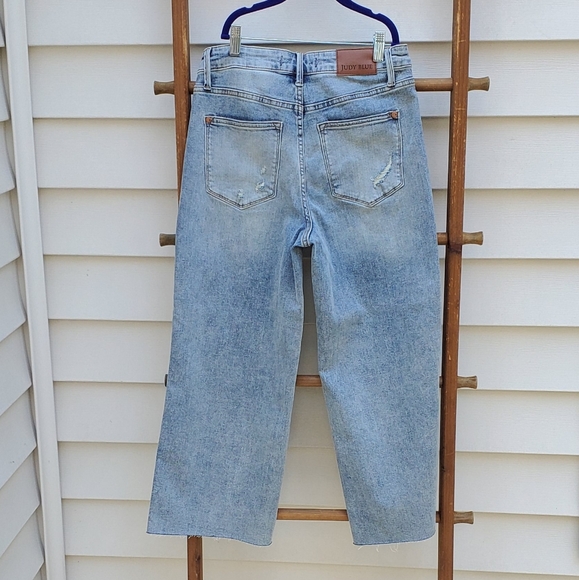 Judy Blue Wide Leg Crop Jeans - Picture 4 of 7